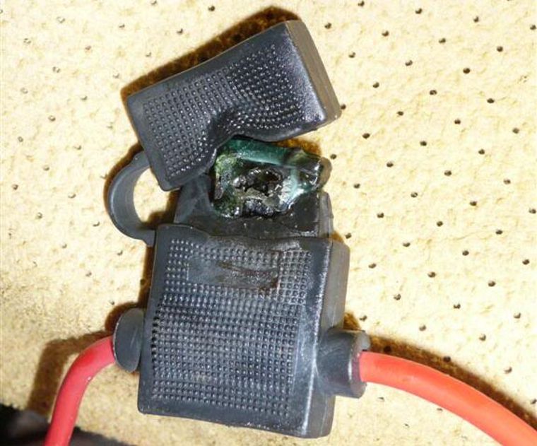 Wirehead 🇧🇪 - Kenwood TM-V71 low power Wirehead 🇧🇪 - Kenwood TM-V71 low power